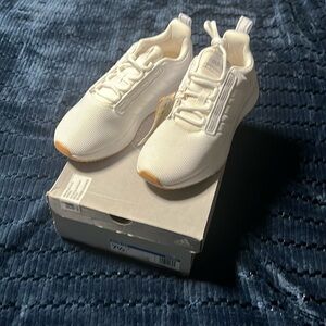 BNWT white Adidas racer shoes